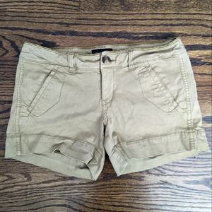 American Eagle Size 4 Khaki Shorts
